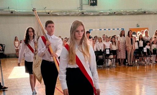 UROCZYSTE ROZPOCZĘCIE ROKU SZKOLNEGO W CZWÓRCE
